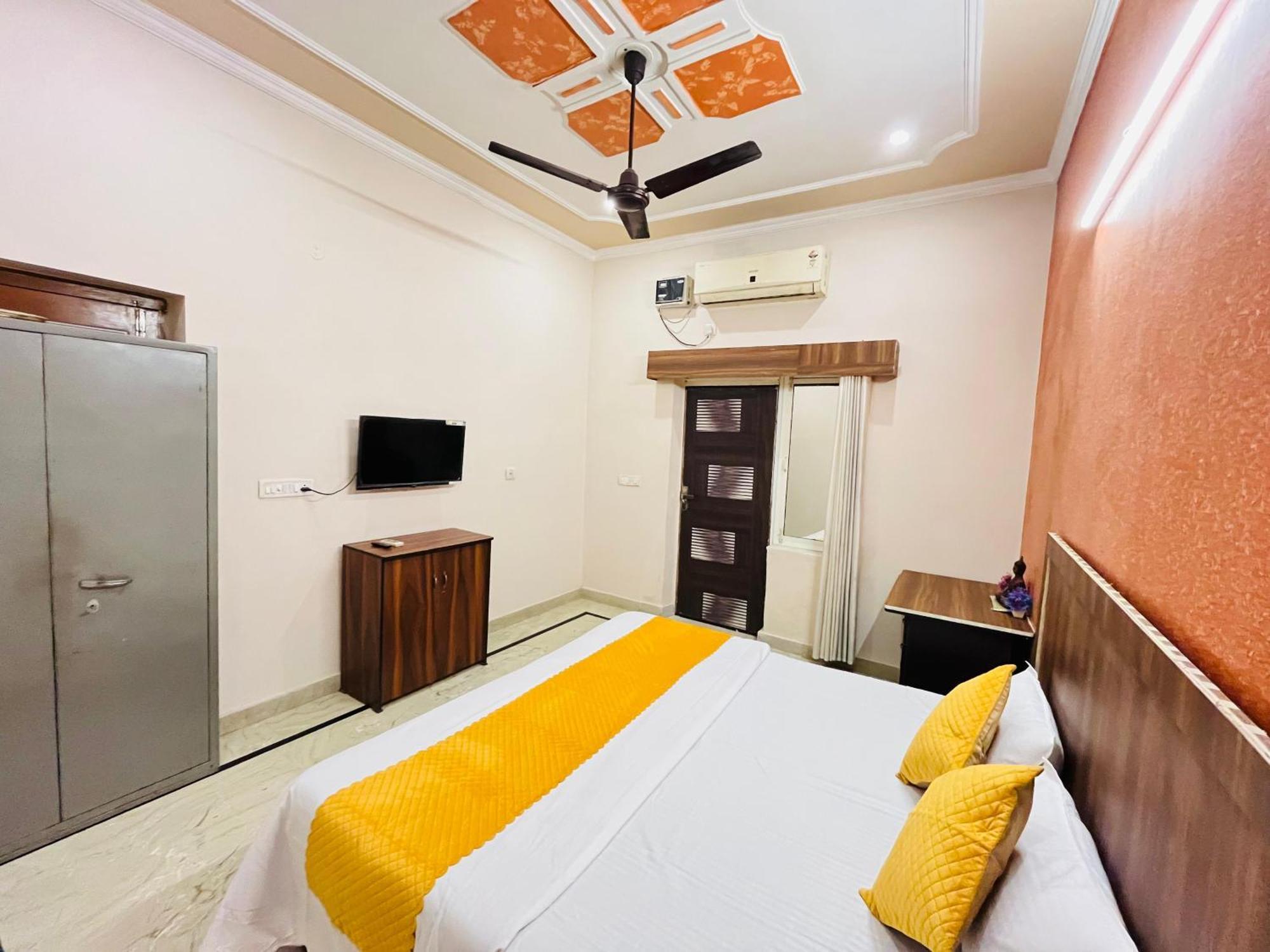 Krishna'S Land Otel Vrindāvan Dış mekan fotoğraf